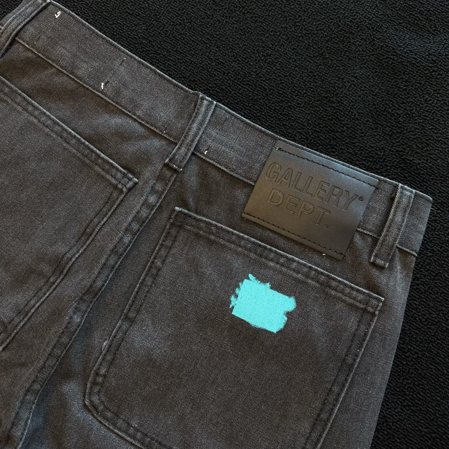 New P250 model number: D381 GALLERY DEPT classic simple washed gray spliced bootcut jeans SIZE#28 30 32 34 36 Size reference #28 waist 71 hips 96 pants length 101 30 waist 76 hips 101 pants length 103 32 waist 81 hips 106 pants length 105 34腰围86臀围111裤长107 36腰围91臀围116裤长109